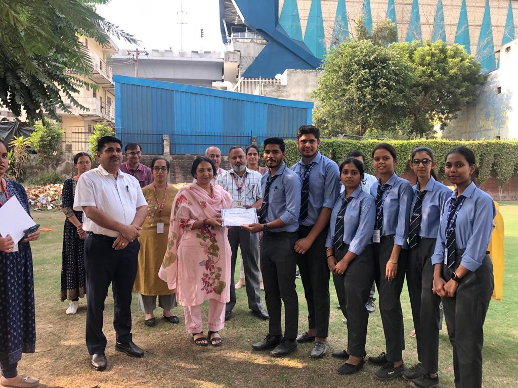 Management Department of IAMR, Ghaziabad organised a Business Model Contest under IIC Cell